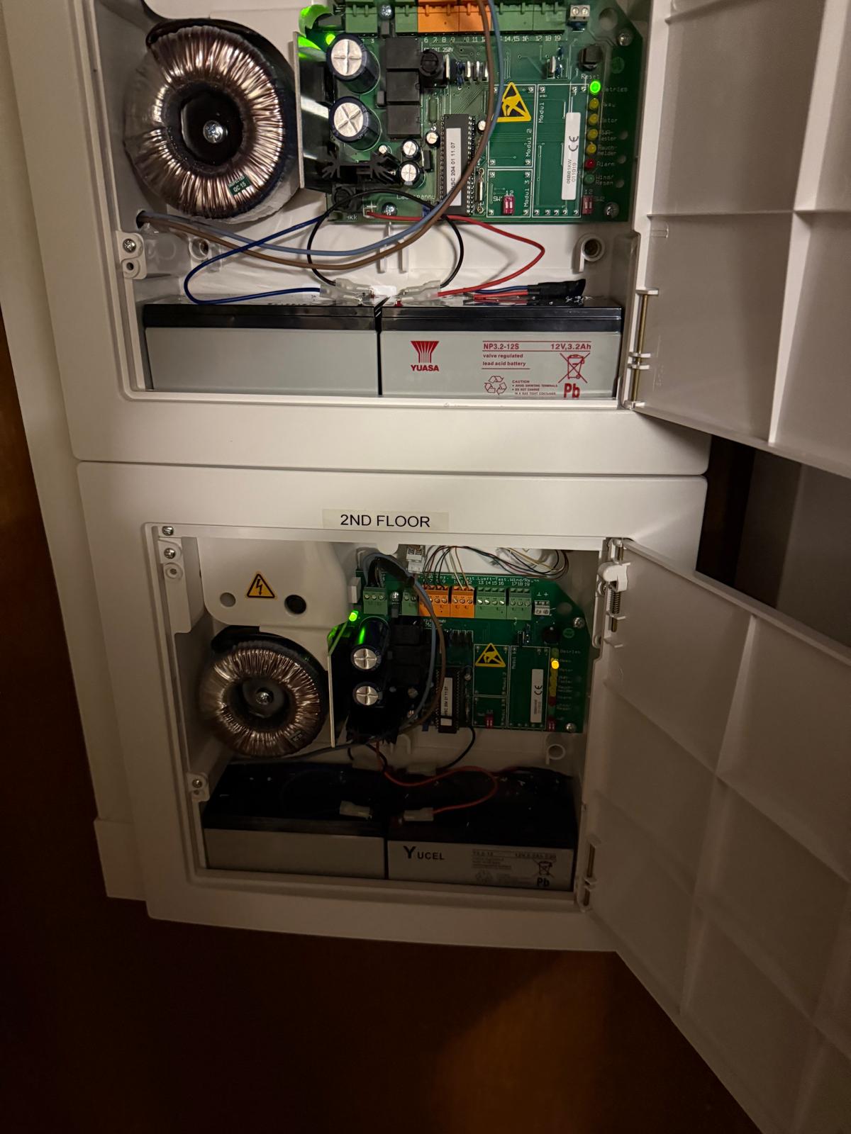 AOV Panel Battery Replace