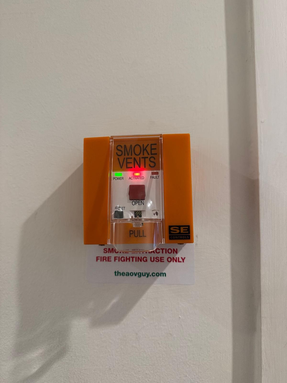 manual smoke vent control during chain actuator AOV maintenance in King's Cross, London