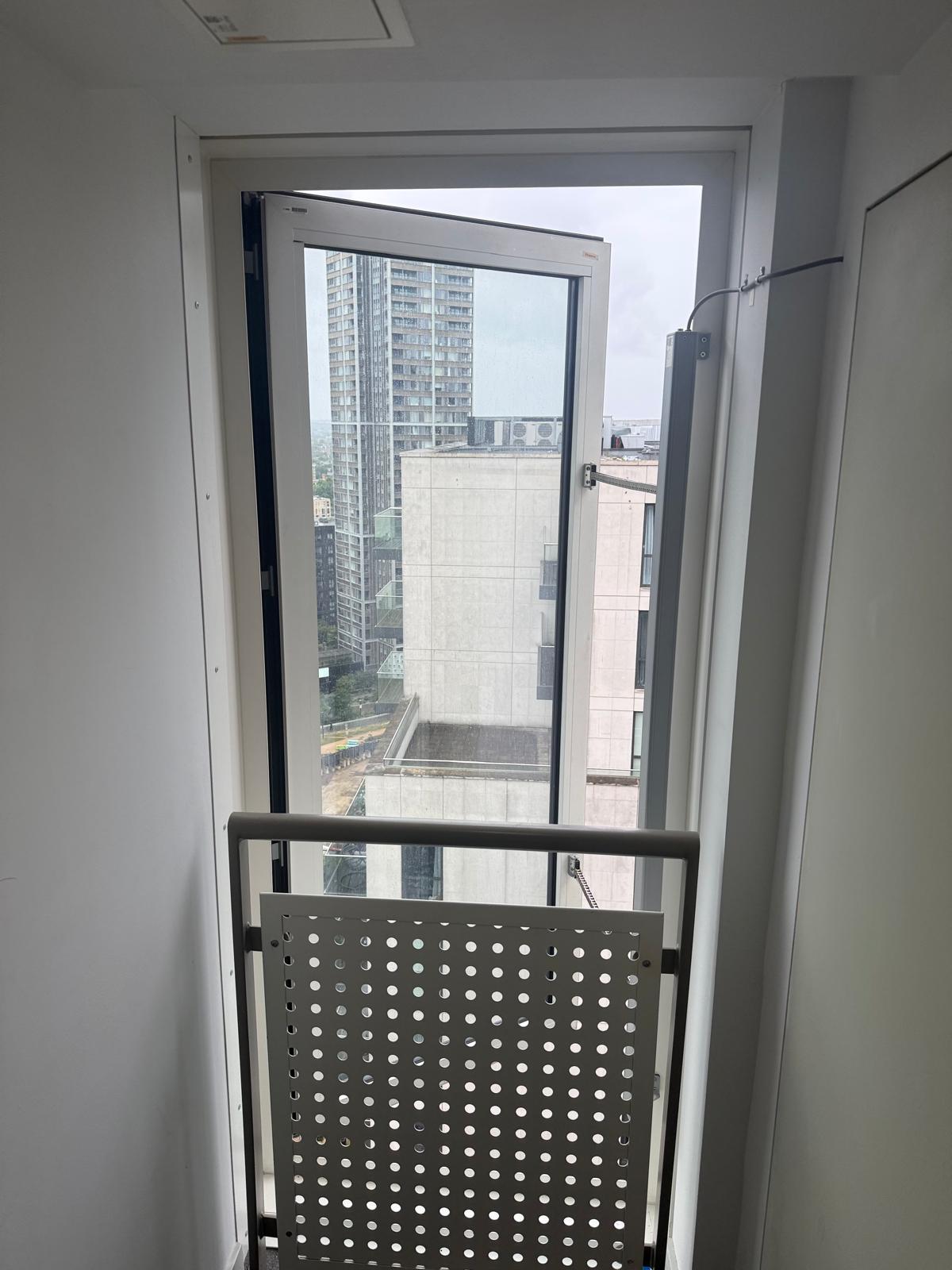 High-rise AOV maintenance and chain-drive window testing in Tower Hamlets – image 4
